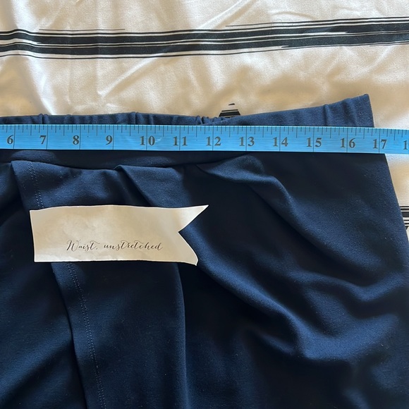 Maternity skirt in navy - Picture 4 of 6